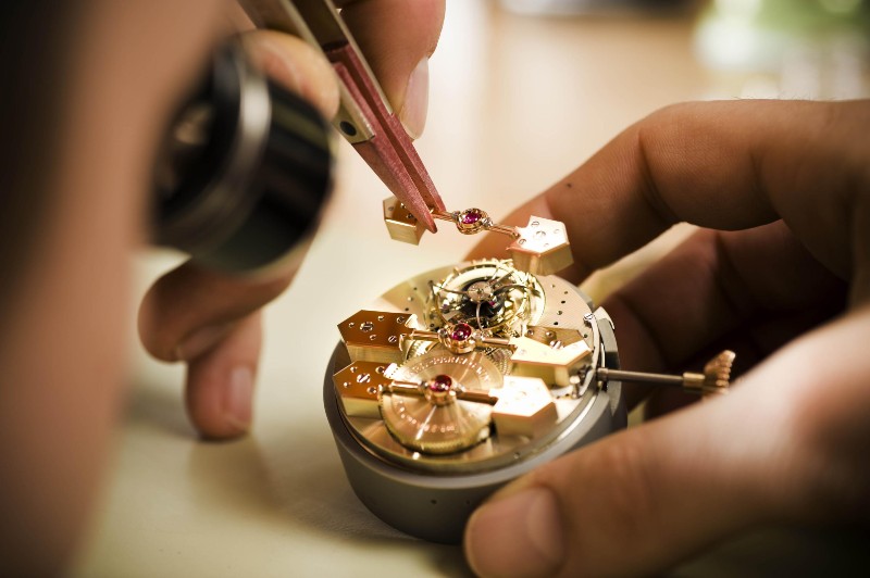 The Art of Watchmaking: Craftsmanship You Can Feel